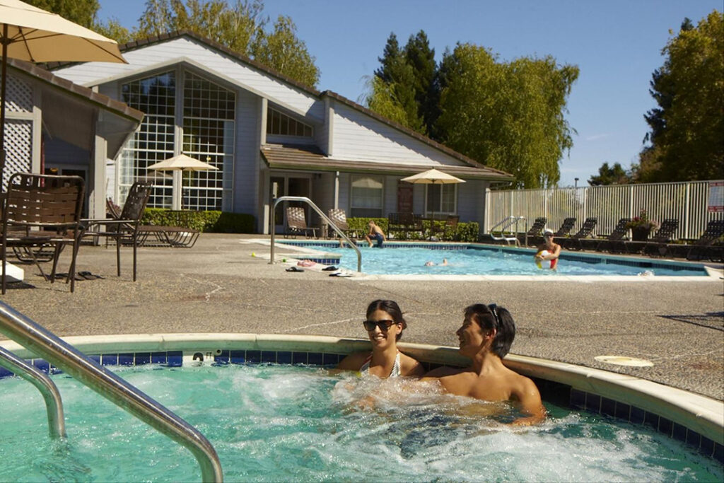 Swimming pool at Country Brook Rental Condominiums